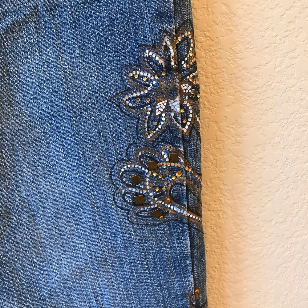 Faded Glory Denim Blue Jeans Womens Size 4 Capris Embellished Bling Painted - Picture 8 of 13